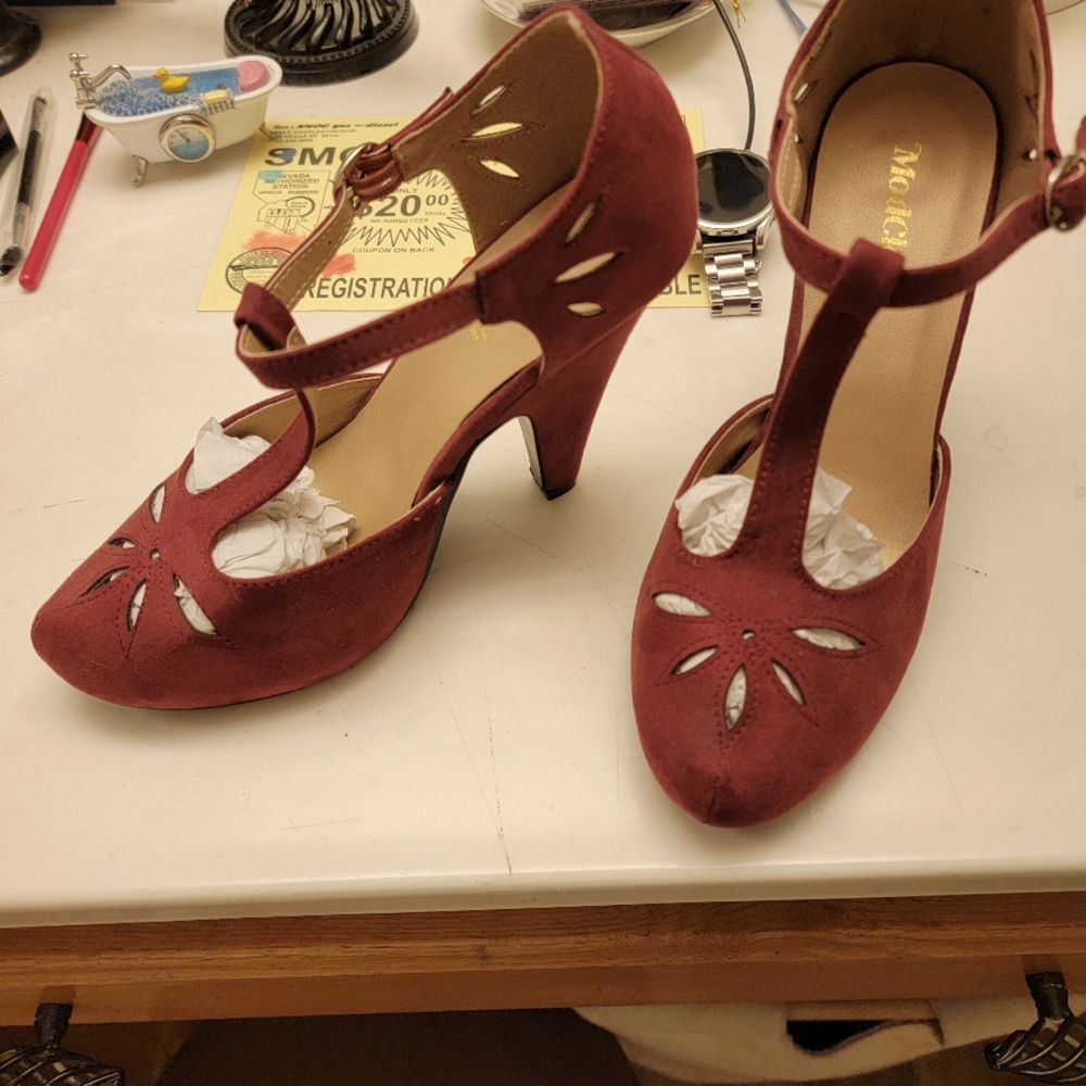 Mod Cloth vintage look suede shoes size 8